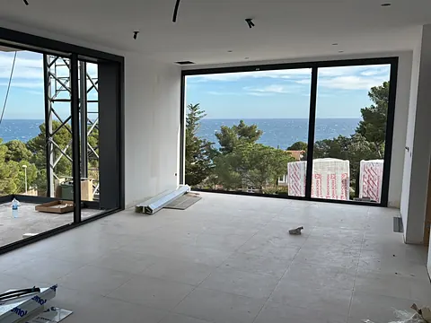 Correderas de gran formato con vistas al mar